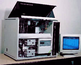 AAA 400 aminosav analizátor